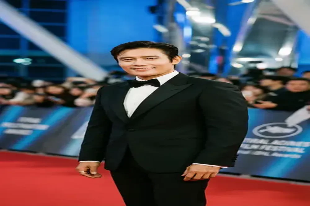 丝瓜视频合作国际男演员红毯照